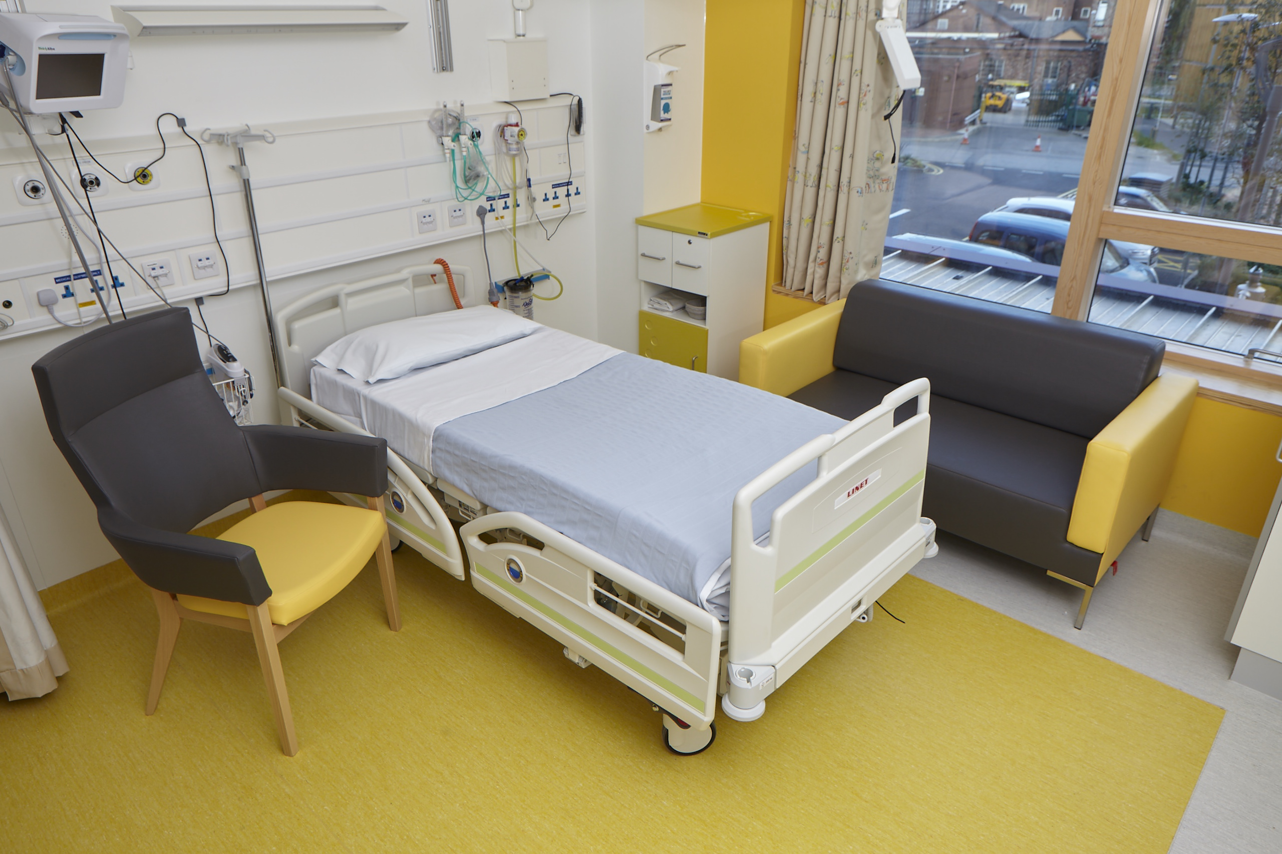 Knightsbridge Furniture selected to fit out Alder Hey Children’s Hospital 