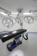 Queen Victoria Hospital equips 10 new theatres with BERCHTOLD Hybrid LED lights