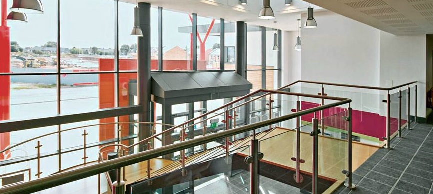 Communal areas such as circulation spaces and waiting rooms should be bright and airy