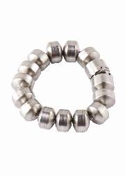 The Linx system involves a band of magnetic interlinked titanium beads which allow drink and food to pass through normally, but close immediately after swallowing to restore the bodys natural barrier to the reflux of acid and bile
