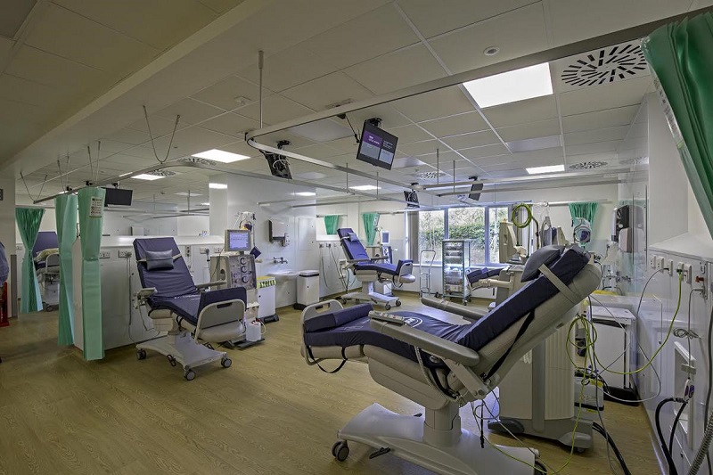 The building includes The Enborne Unit for renal dialysis services