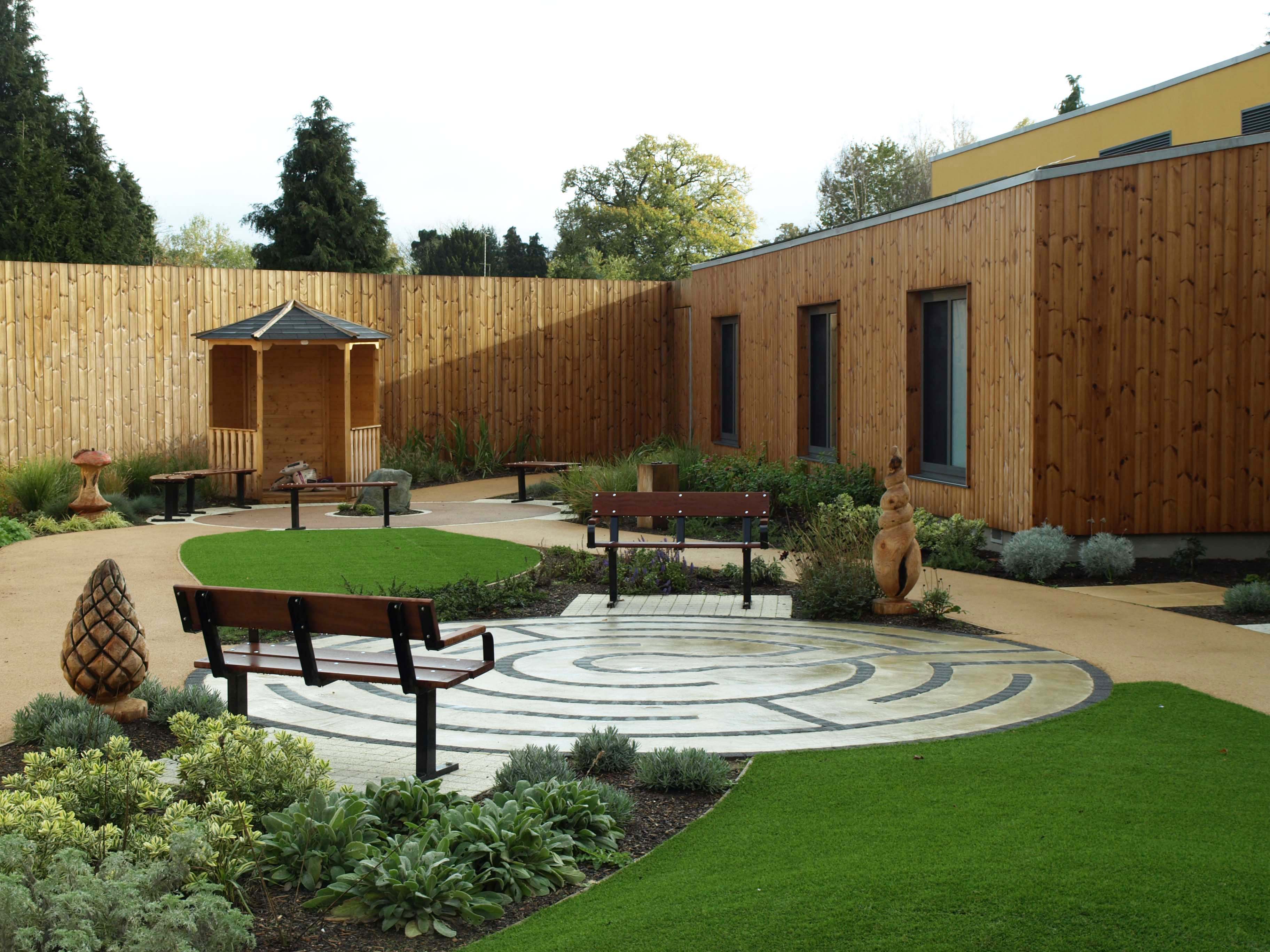 The Landscape Partnership won the <i> Award for Best External Environment </i> for Kingfisher Court