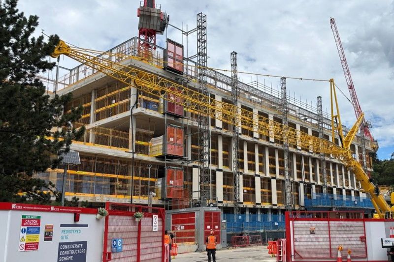 Kier reaches rooftop installation milestone at Haleon Global Oral Health Innovation Hub