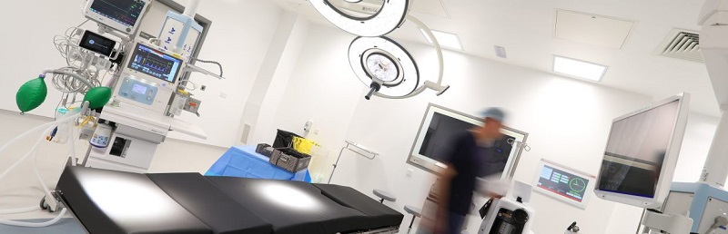 The building contains four theatres, plus an admissions and recovery area