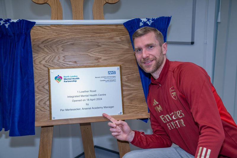 Arsenal’s Per Mertesacker attends grand opening of NHS mental health centre