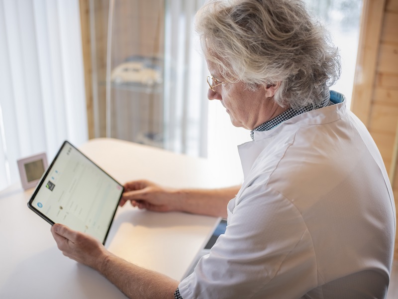 NHS and remote healthcare innovator partner to support heart failure patients  