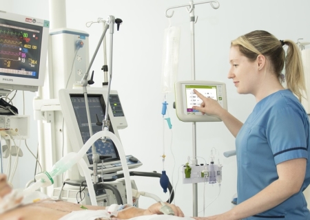 Patient-dedicated blood gas analyser for use in winter flu isolation beds
