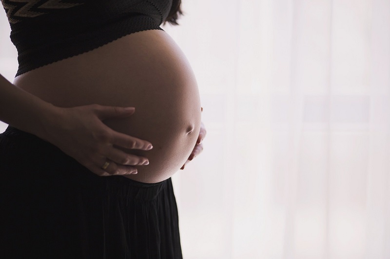 Pregnant women benefit from rapid testing and remote monitoring