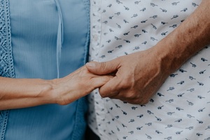 Storytelling AI to improve wellbeing of people with dementia