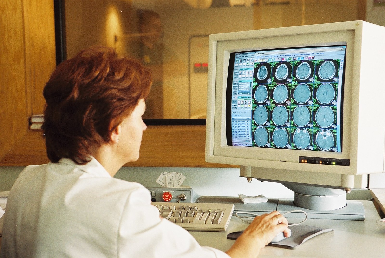 The prevalence of obsolete legacy applications in the NHS
